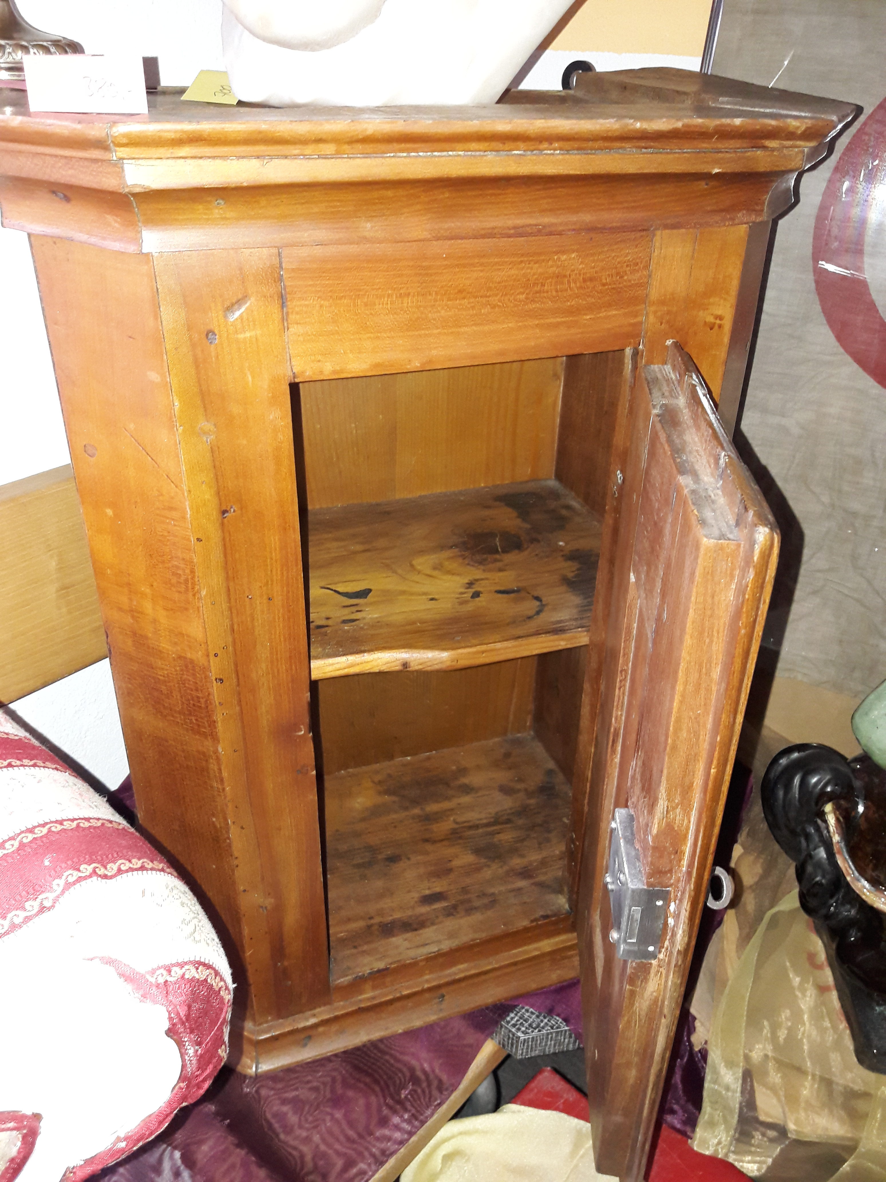 kleiner Hängeschrank , ca.1850 Jahr, Top Zustand - dasversandhaus.ch